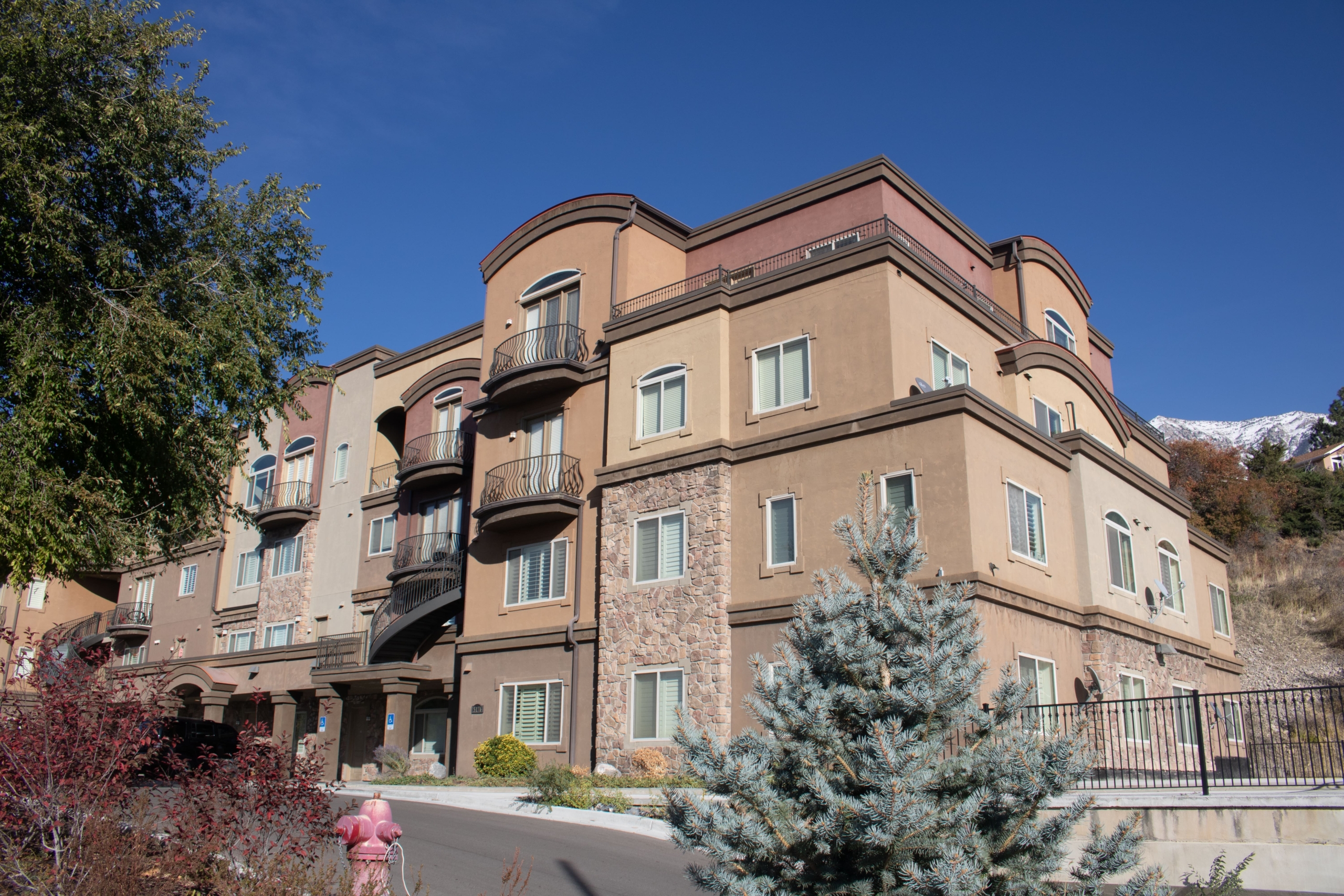 Arbors On The Avenue community photo 3