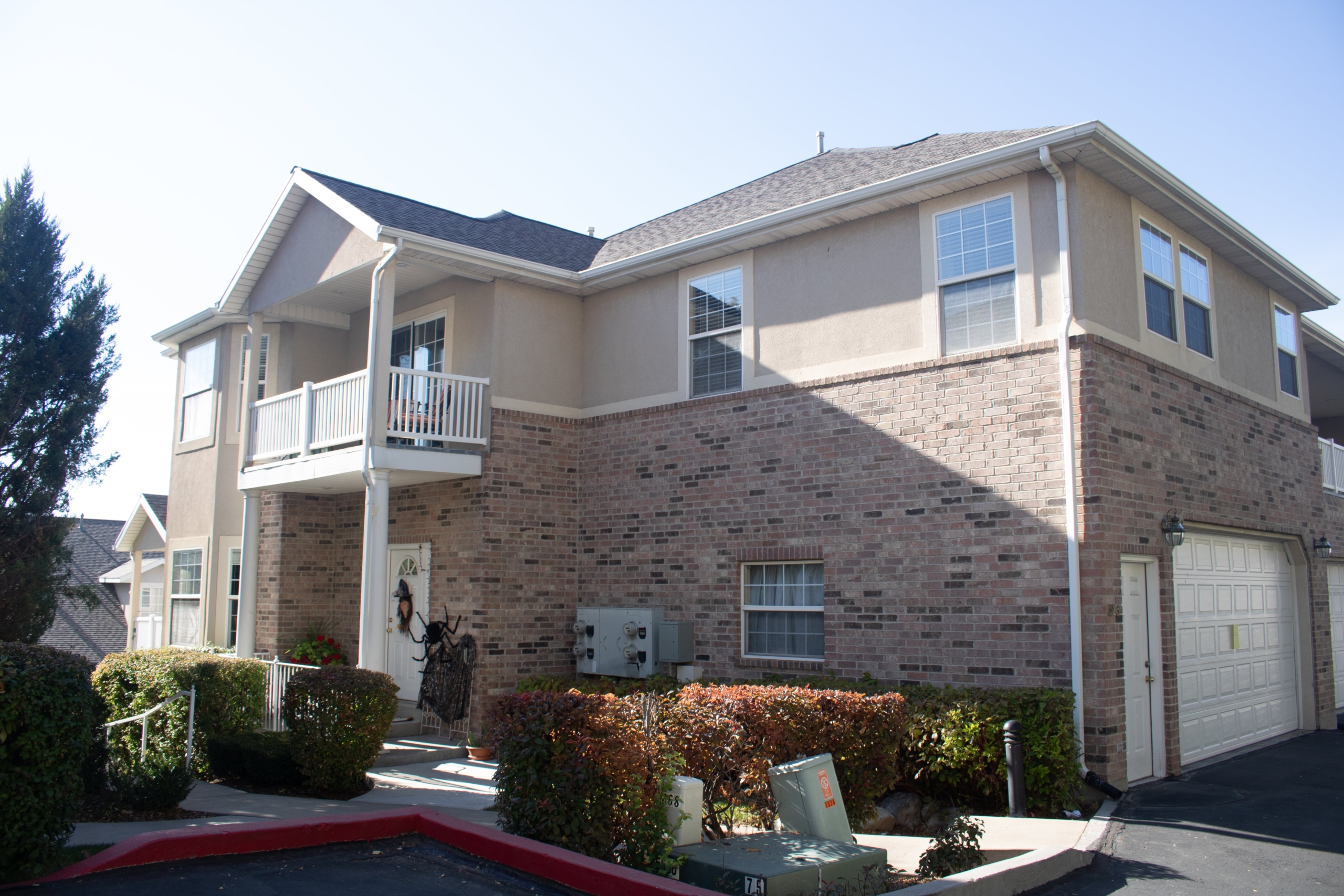 Arlington Place Townhomes community photo 2