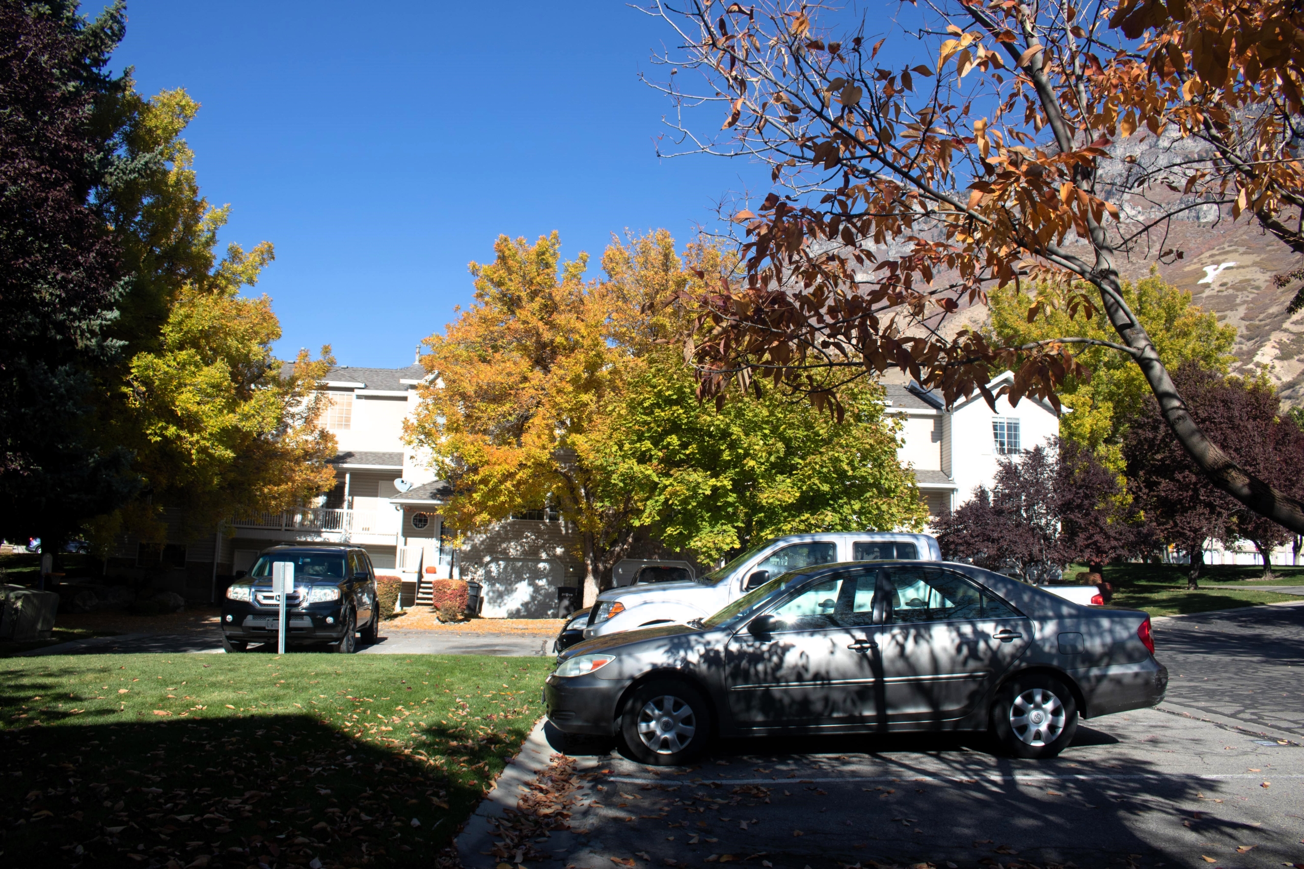 Highland Park Townhomes community photo 6