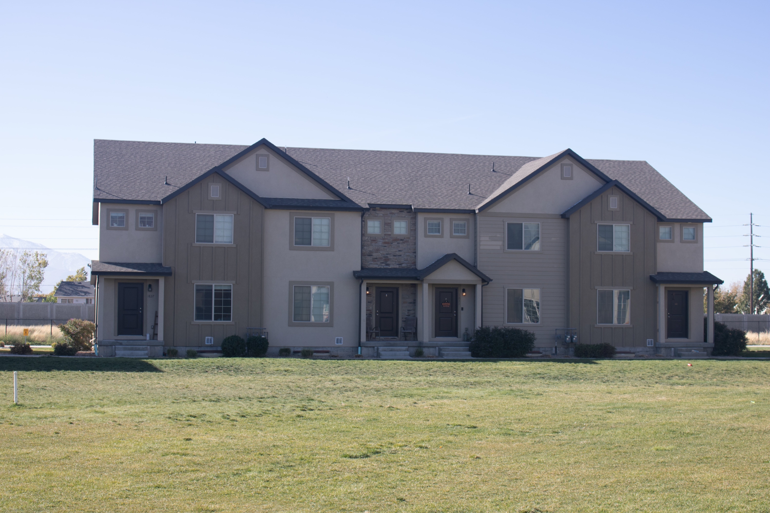 Maple Mountain Townhomes community photo 5