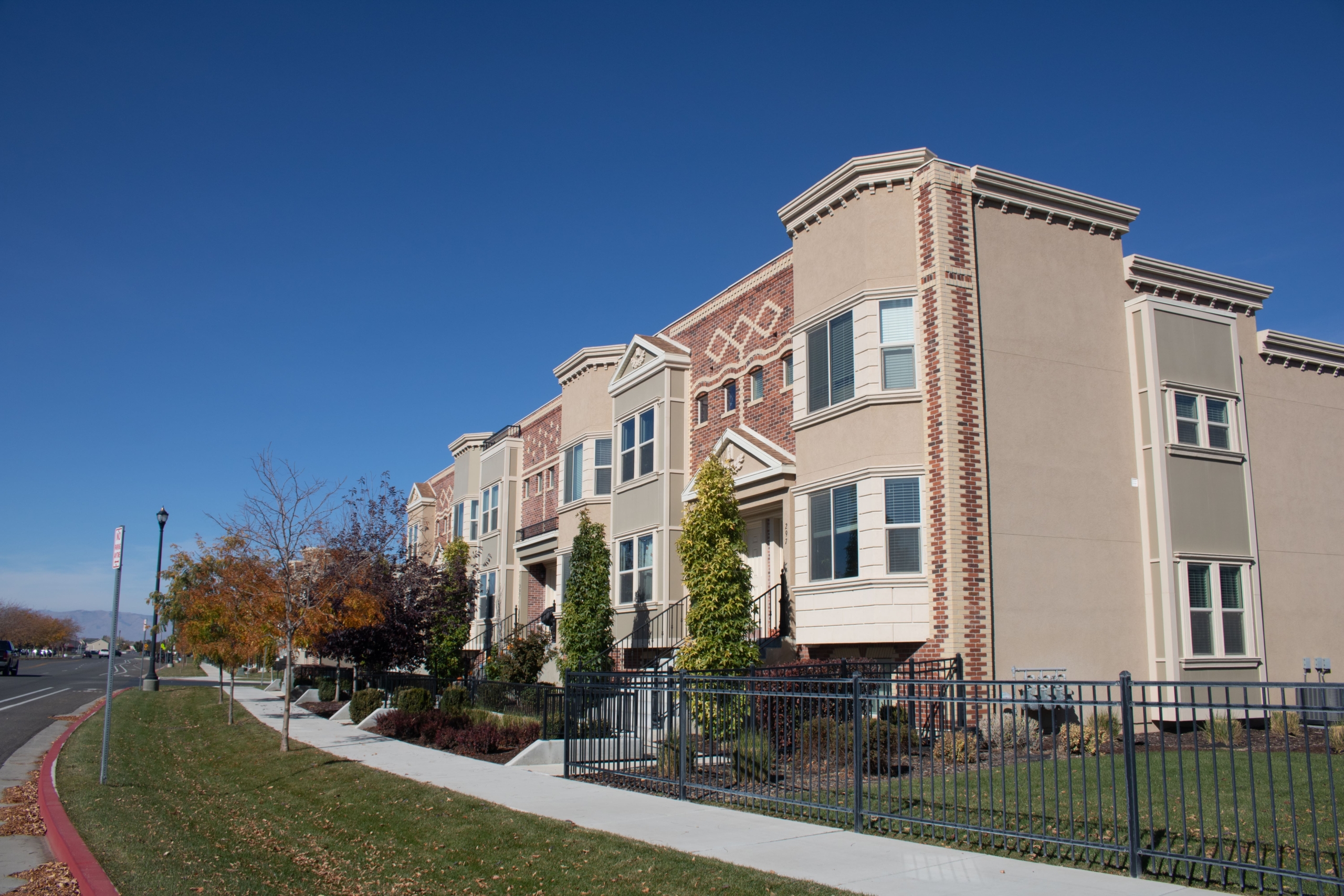 Park View Townhomes community photo 7