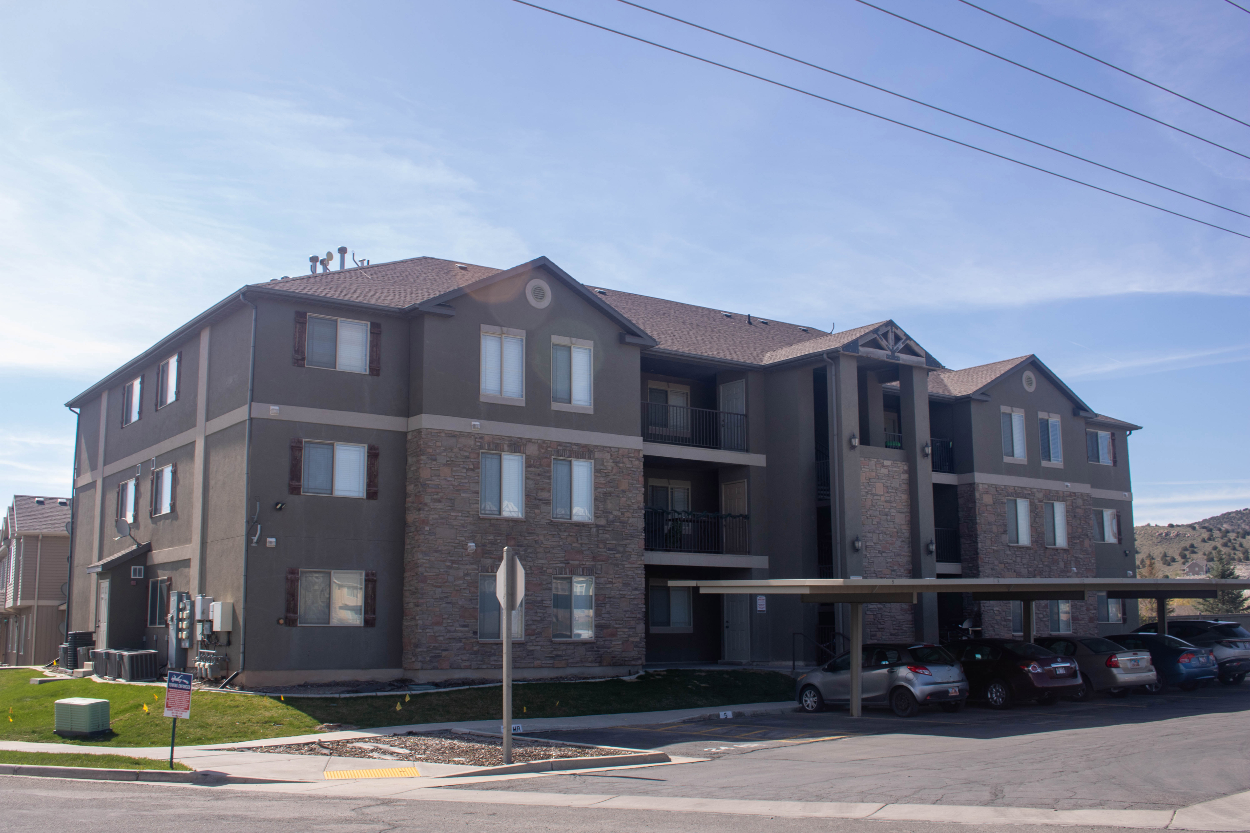 Plum Creek Condominiums community photo 2